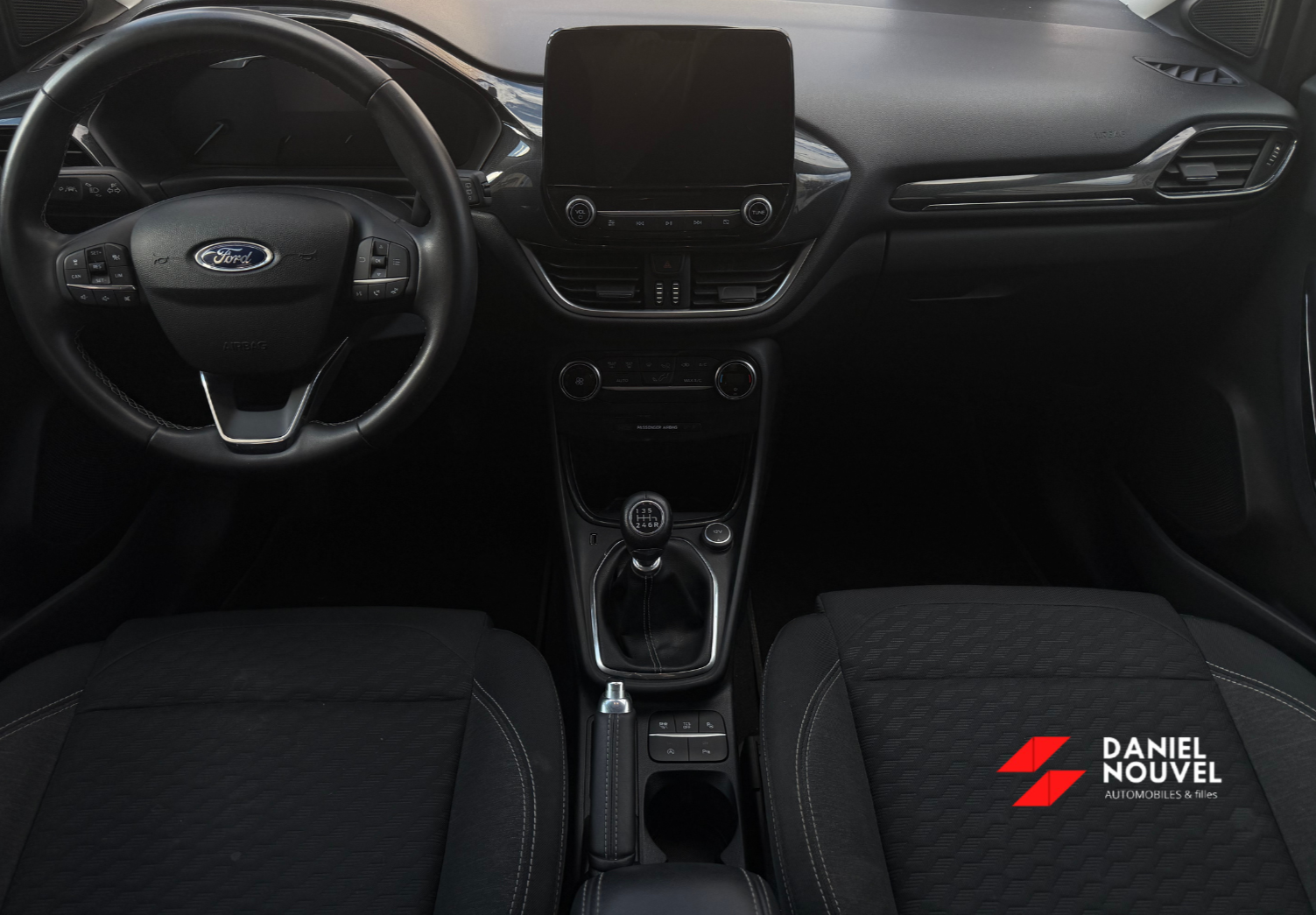 Titanium Business 1.0 125ch mHEV