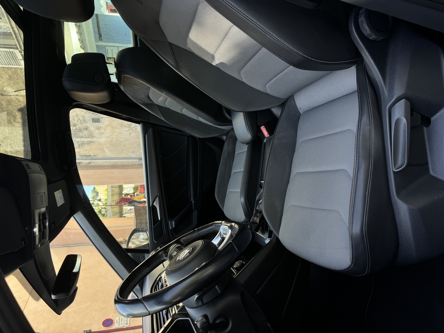 R-line TDI 150ch DSG7