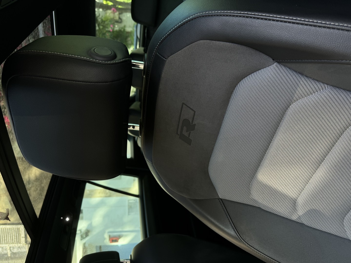 R-line TDI 150ch DSG7